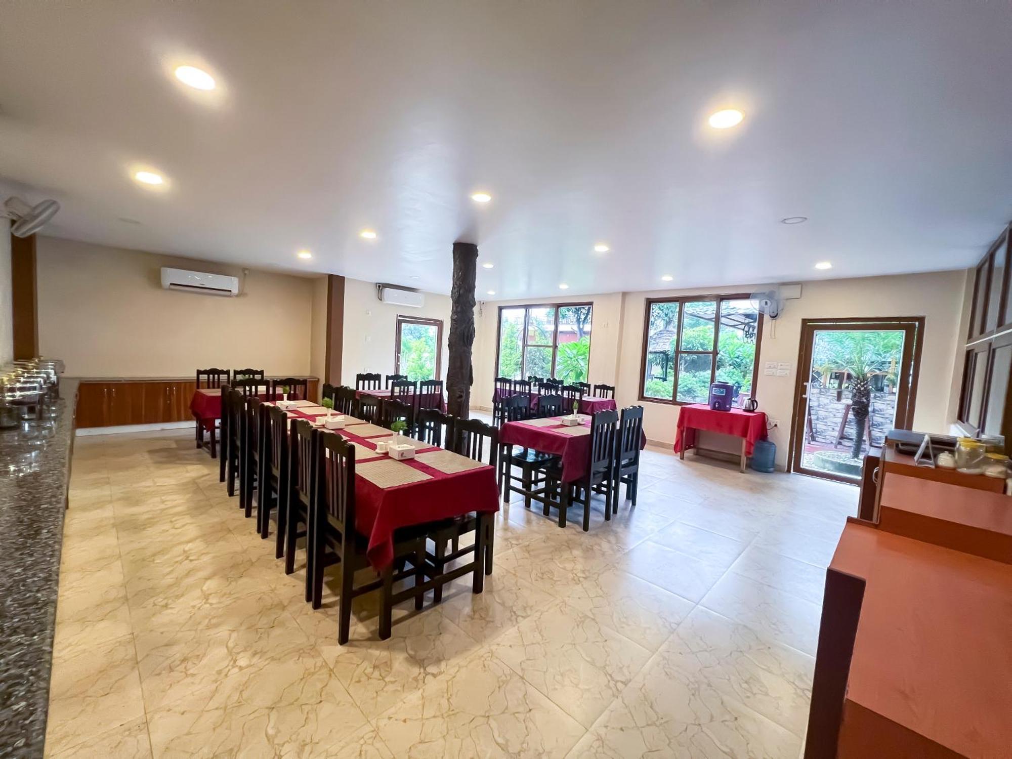 Ama Garden Sauraha 호텔 외부 사진