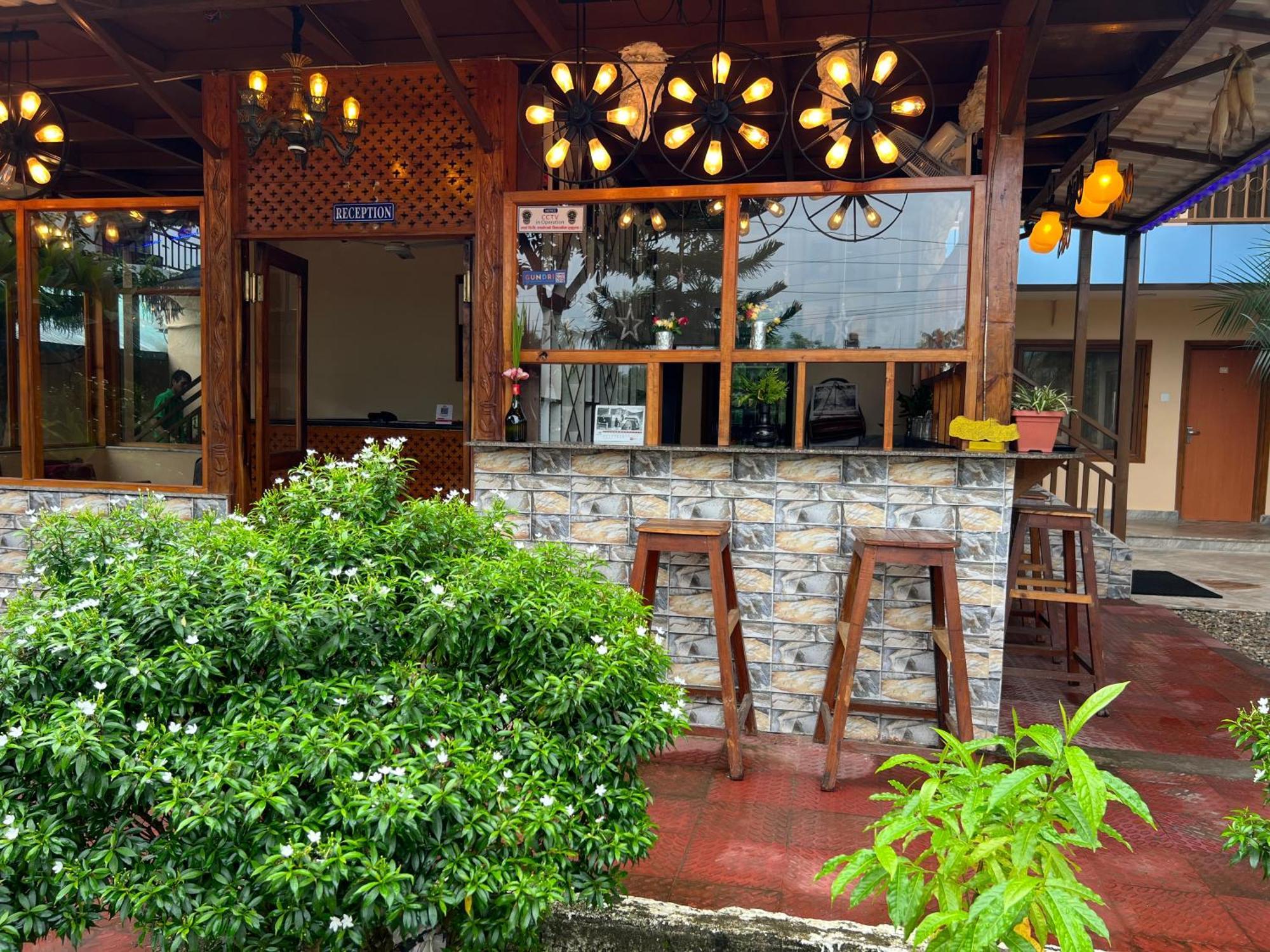 Ama Garden Sauraha 호텔 외부 사진